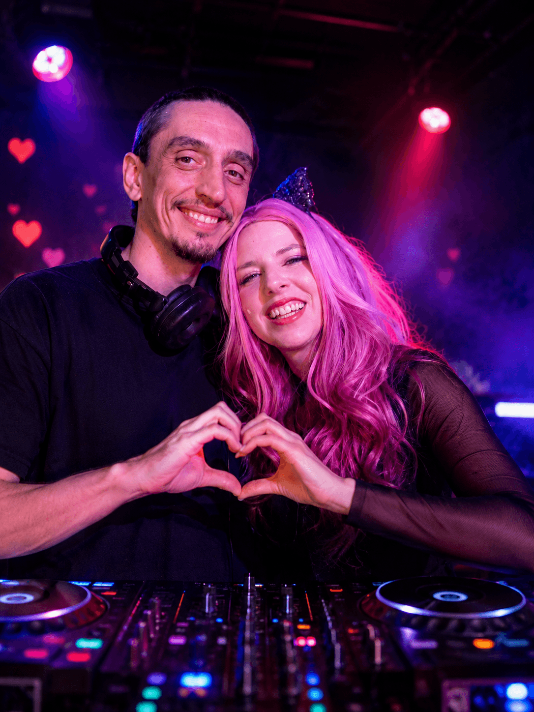 Tabzy and Kitty DJing together on stream